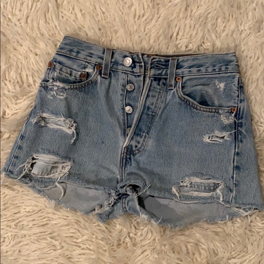 Levis Cutoff Shorts